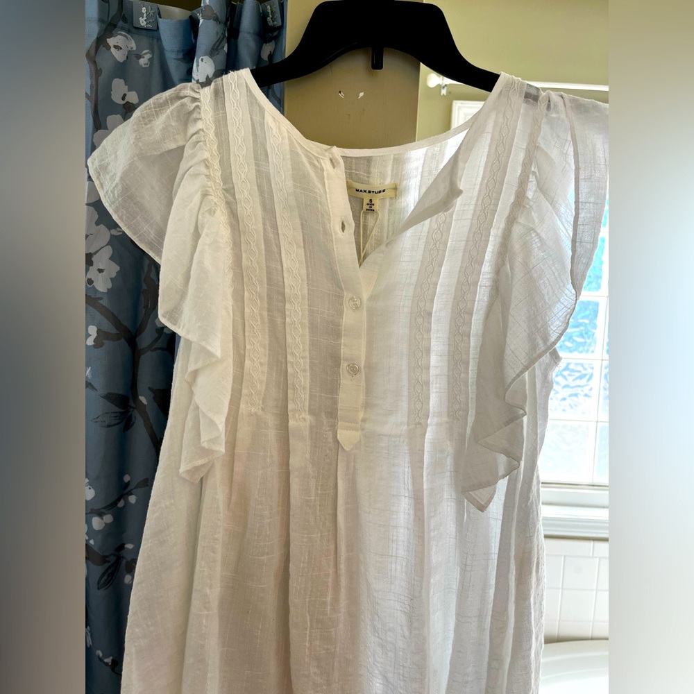 S flowy white blouse